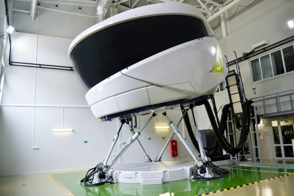 Full Flight Simulator (FFS) лайнера Airbus A320 / ©S7 Airlines