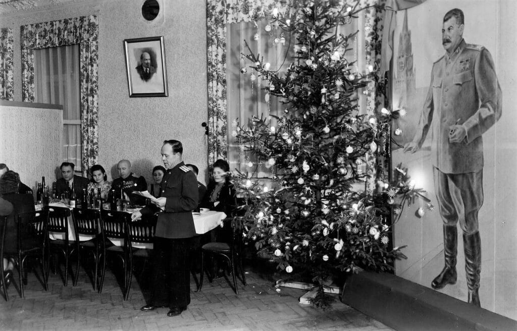 Новогодняя елка при Сталине / ©Getty images