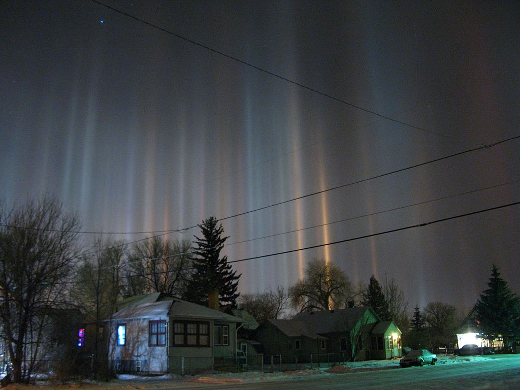 Что это за странное явление, недавно сфотографированное в Челябинске?