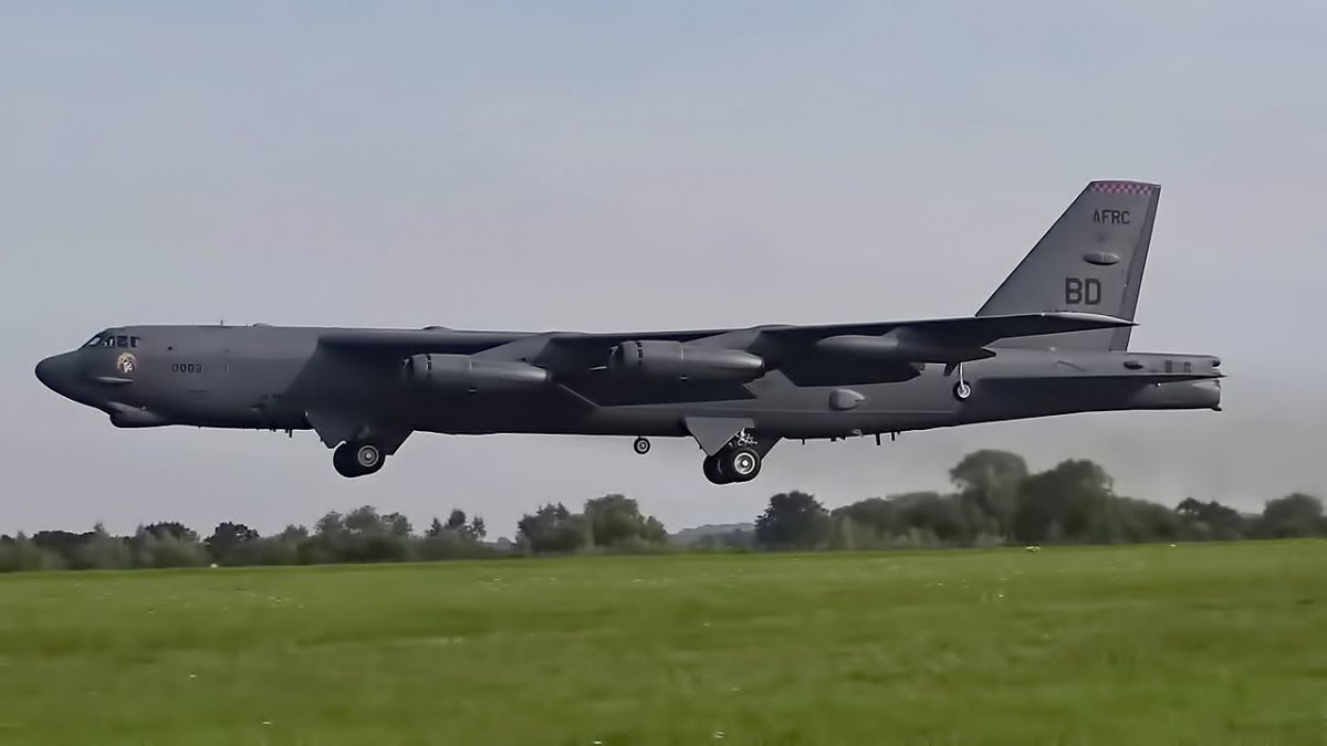 В США предложили пожертвовать бомбардировщиками B-1B ради нового B-21 или старого B-52