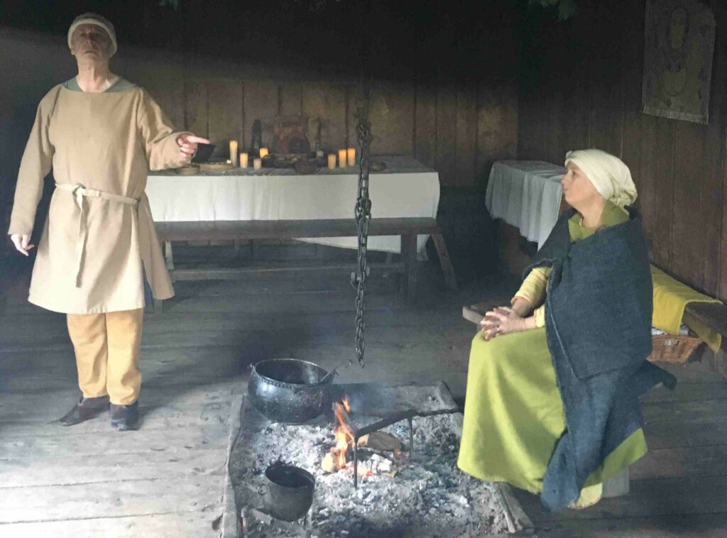 Реконструкция англосаксонского крестьянского дома в деревне Вест-Стоу / ©cam.ac.uk