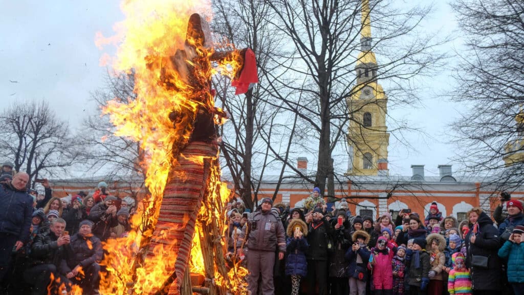 Обряд сжигания Масленицы / ©Getty images