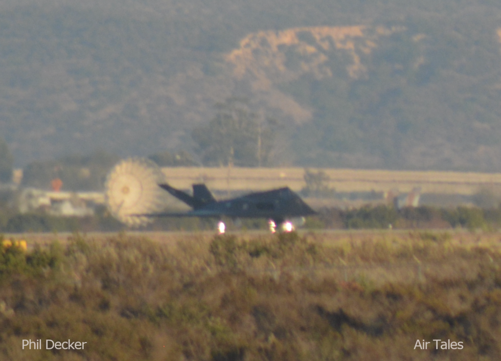 F-117 / ©PHIL DECKER/AIR TALES