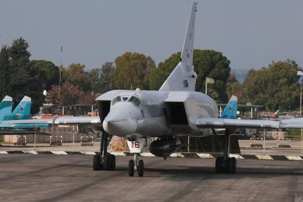 Ту-22М3 с крылатой ракетой Х-32 / ©bmpd