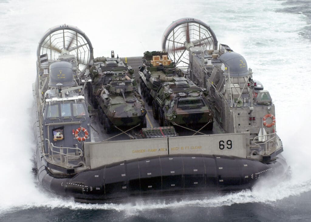 LCAC / ©USN