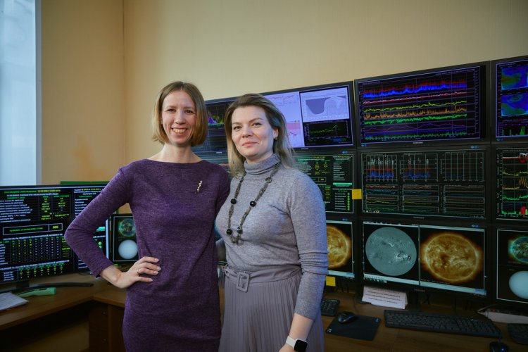 Старшие научные сотрудники отдела вариации космических лучей ИЗМИРАН Наталия Шлык и Мария Абунина