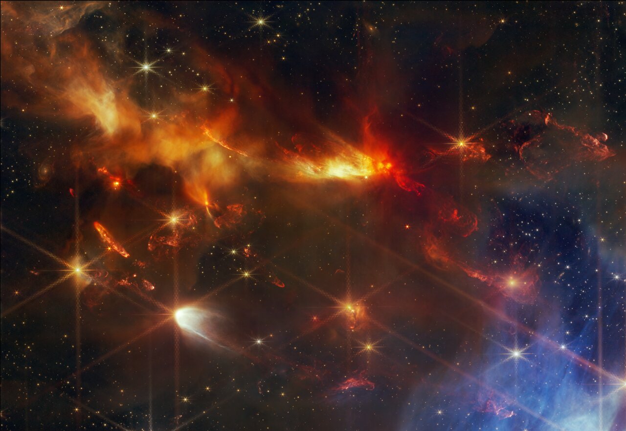 Телескоп Джеймс Уэбб сфотографировал туманность Змея и зафиксировал протозвездные потоки