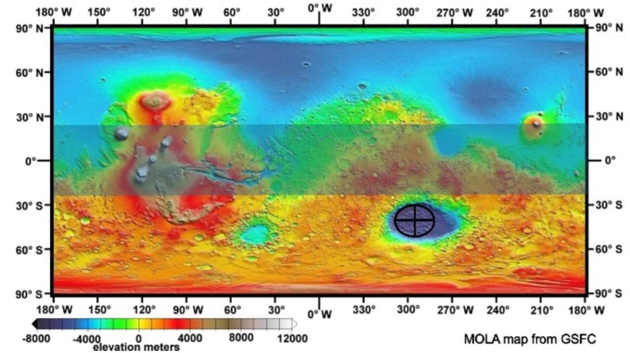 Карта Марса с показом высоты над средней для планеты. В правом нижнем углу Равнина Эллады, самая крупная из по-настоящему глубоких низменностей планеты. Это крупнейший известный в Солнечной системе ударный кратер, точнее, то, что сохранилось на его месте до нашего времени / © GSFC